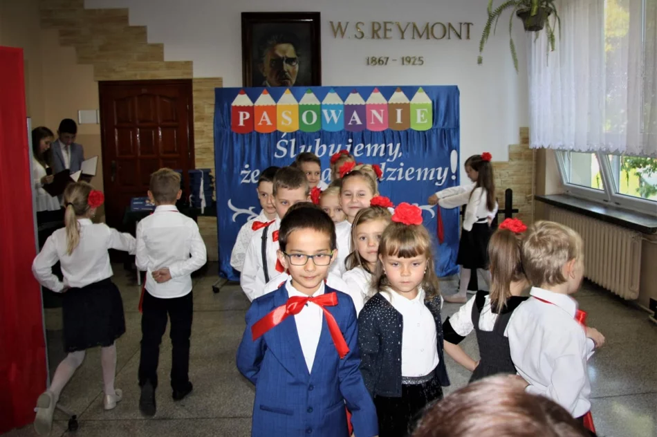 Pasowanie na ucznia w Szkole Podstawowej w Pasierbcu - zdjęcie 11