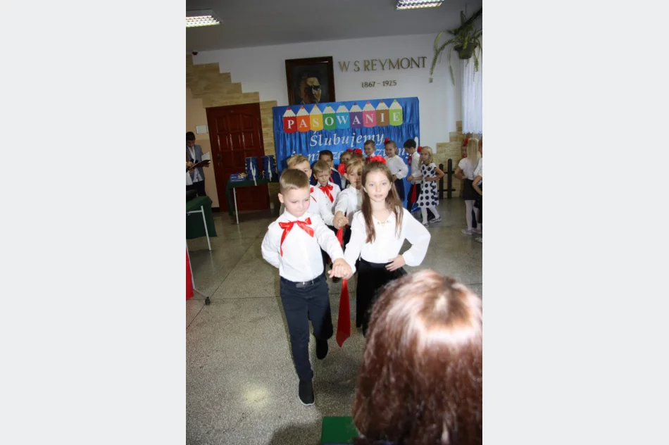 Pasowanie na ucznia w Szkole Podstawowej w Pasierbcu - zdjęcie 17