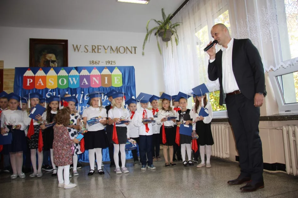 Pasowanie na ucznia w Szkole Podstawowej w Pasierbcu - zdjęcie 2