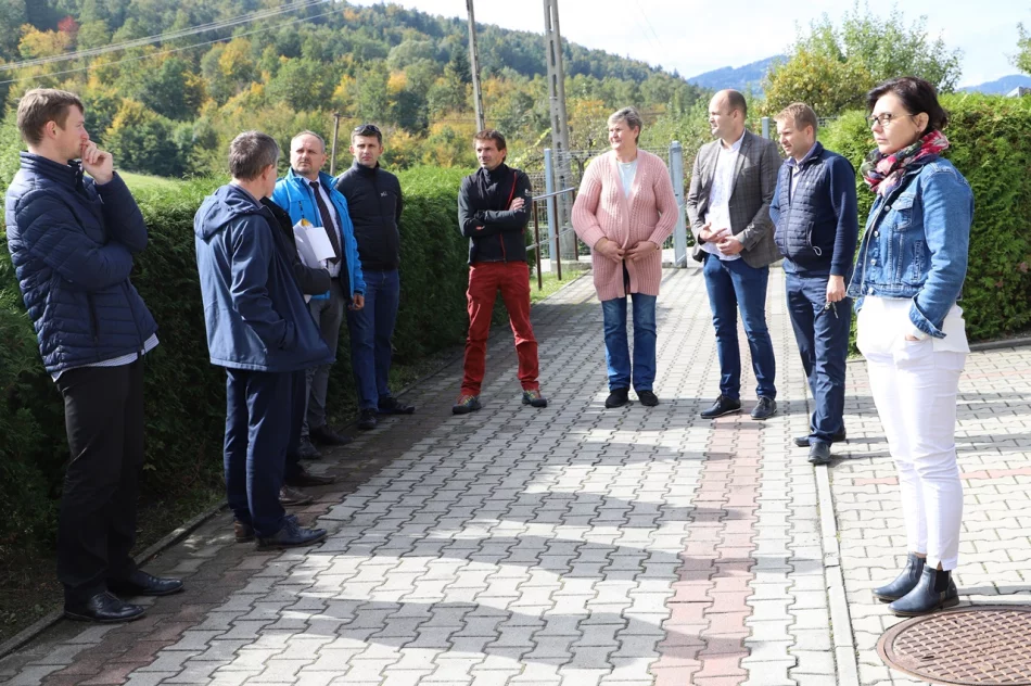 Remont dachu hali sportowej w Pasierbcu - zdjęcie 2