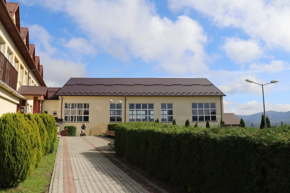 Remont dachu hali sportowej w Pasierbcu - zdjęcie 4