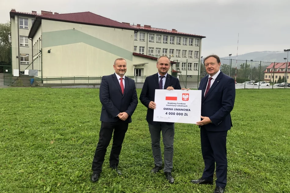 Umowa na budowę hali sportowej w Męcinie podpisana - zdjęcie 6