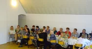 Spotkanie dla seniorów - wspólne rozmowy i wspomnienia - zdjęcie 3