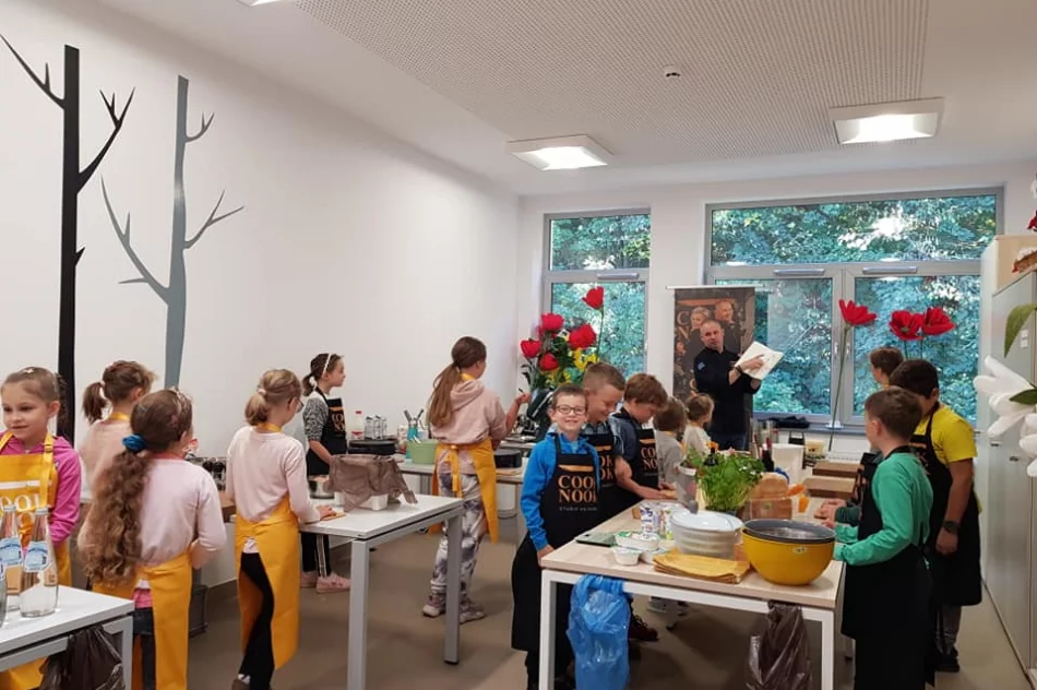 W Miejskiej Bibliotece Publicznej w Limanowej odbyła się „Noc Bibliotek” - zdjęcie 2