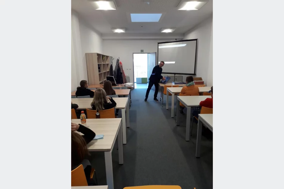 W Miejskiej Bibliotece Publicznej w Limanowej odbyła się „Noc Bibliotek” - zdjęcie 5