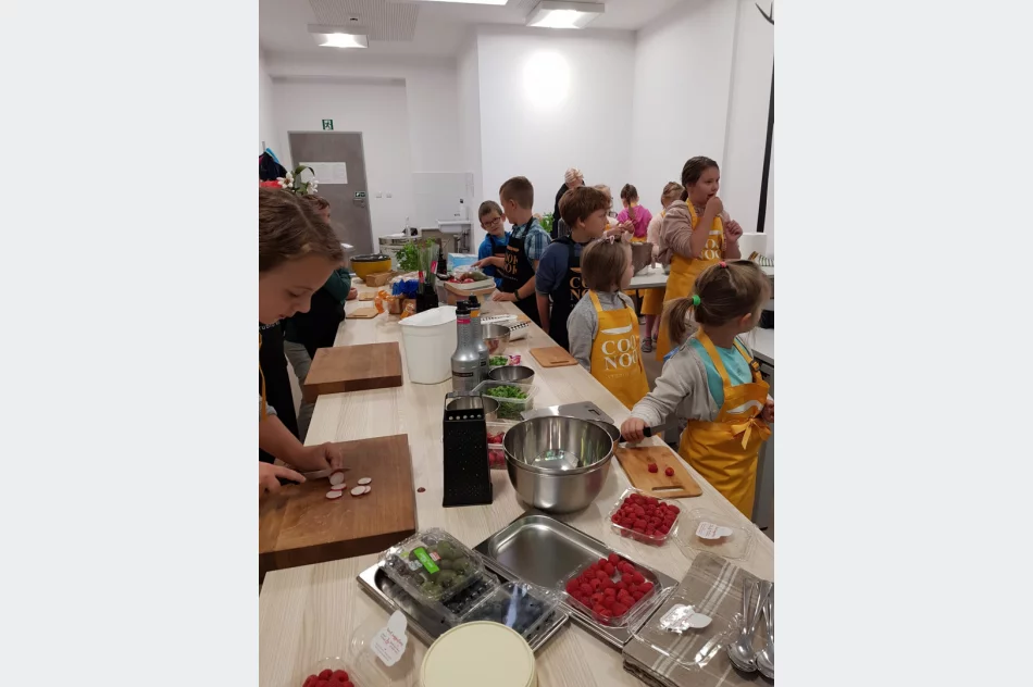 W Miejskiej Bibliotece Publicznej w Limanowej odbyła się „Noc Bibliotek” - zdjęcie 11