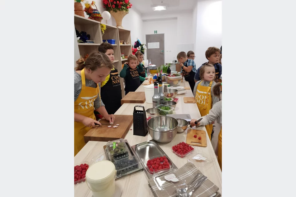 W Miejskiej Bibliotece Publicznej w Limanowej odbyła się „Noc Bibliotek” - zdjęcie 12