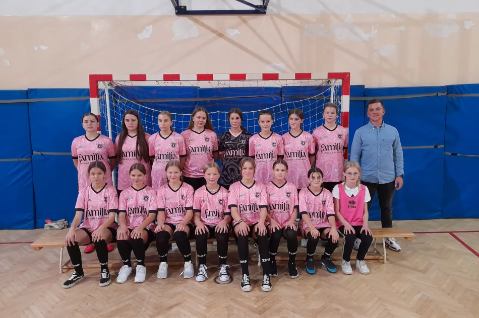 Dziewczęta garną się do gry w Orkanie - zdjęcie 2