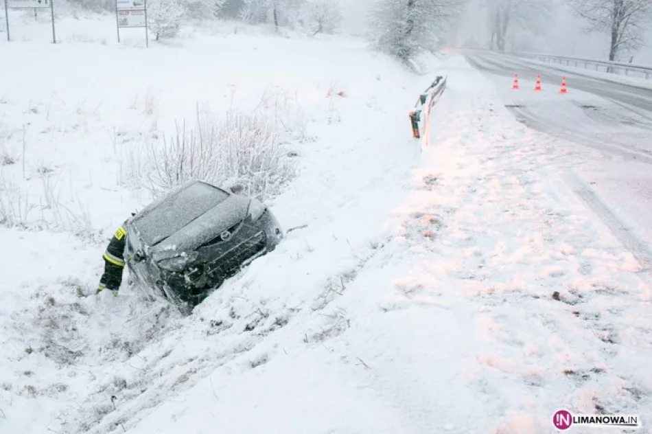 Dachowanie mazdy. Ślisko na drogach - zdjęcie 2