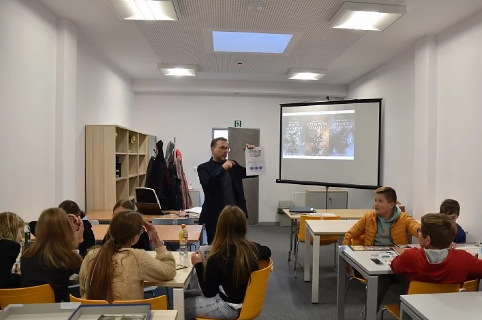 W Miejskiej Bibliotece Publicznej w Limanowej odbyła się „Noc Bibliotek” - zdjęcie 15