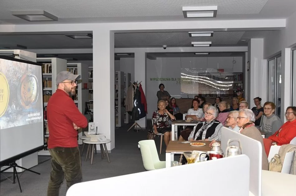 W Miejskiej Bibliotece Publicznej w Limanowej odbyła się „Noc Bibliotek” - zdjęcie 16