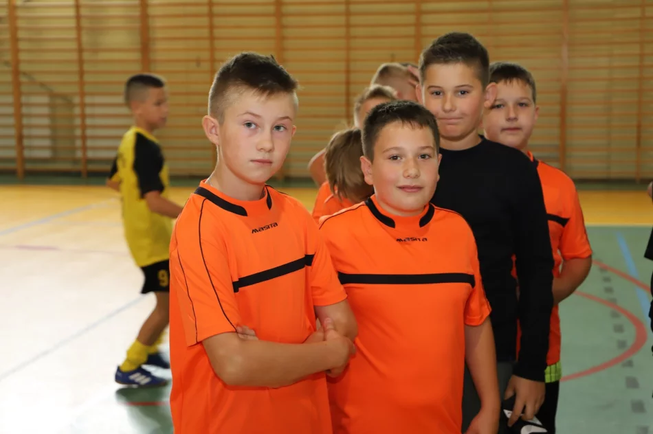 Mistrzostwa Gminy w Halowej Piłce Nożnej Dzieci rozstrzygnięte! - zdjęcie 3