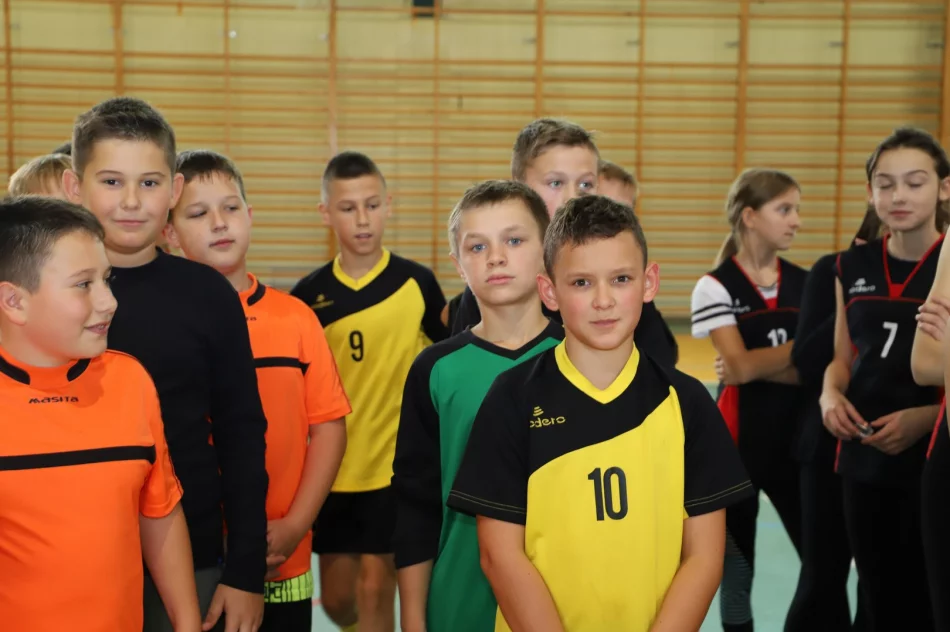 Mistrzostwa Gminy w Halowej Piłce Nożnej Dzieci rozstrzygnięte! - zdjęcie 4