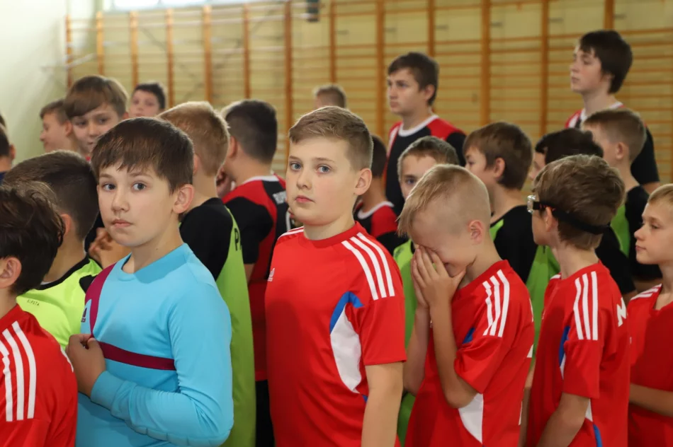 Mistrzostwa Gminy w Halowej Piłce Nożnej Dzieci rozstrzygnięte! - zdjęcie 14