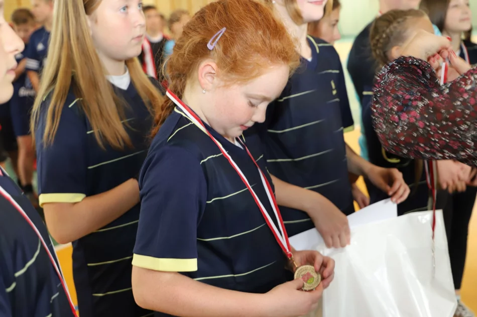 Mistrzostwa Gminy w Halowej Piłce Nożnej Dzieci rozstrzygnięte! - zdjęcie 15