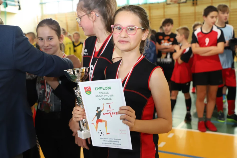 Mistrzostwa Gminy w Halowej Piłce Nożnej Dzieci rozstrzygnięte! - zdjęcie 16