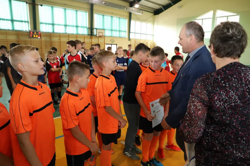 Mistrzostwa Gminy w Halowej Piłce Nożnej Dzieci rozstrzygnięte! - zdjęcie 18