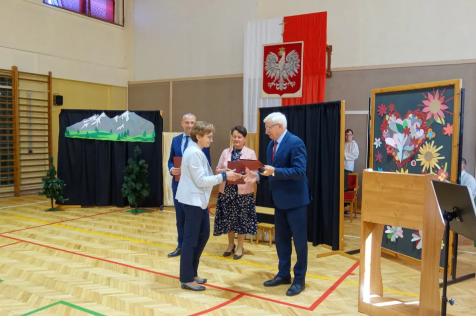 Dzień Edukacji Narodowej w Zespole Szkolno-Przedszkolnym nr 4 - zdjęcie 8