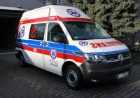 Poświęcono nową karetkę dla szpitala - zdjęcie główne