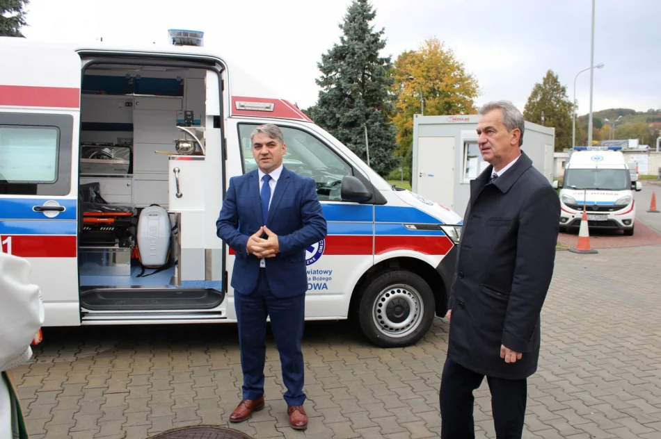 Poświęcono nową karetkę dla szpitala - zdjęcie 6