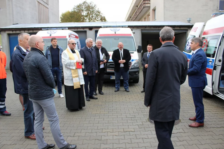 Poświęcono nową karetkę dla szpitala - zdjęcie 7