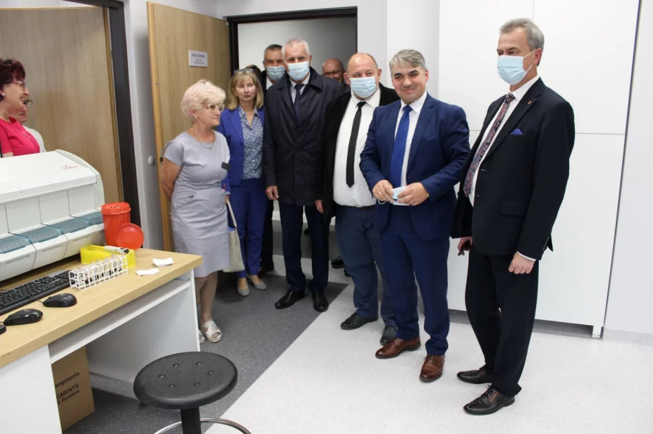 Poświęcono nową karetkę dla szpitala - zdjęcie 10