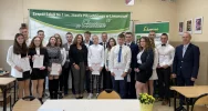 Uczniowie z najwyższą średnią ocen otrzymali stypendia - zdjęcie 2