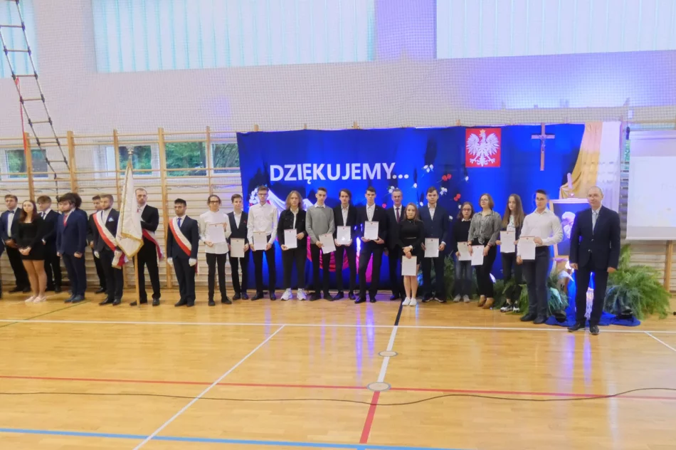 Uczniowie z najwyższą średnią ocen otrzymali stypendia - zdjęcie 4