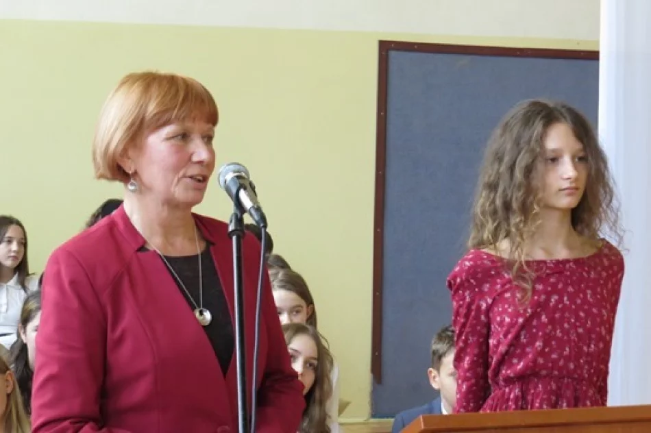 13 października Dzień Edukacji Narodowej świętowano w ZSP nr 1, SP nr 2 oraz SP nr 3 - zdjęcie 4