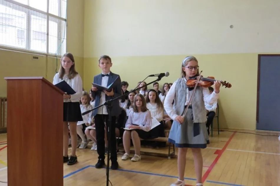 13 października Dzień Edukacji Narodowej świętowano w ZSP nr 1, SP nr 2 oraz SP nr 3 - zdjęcie 5