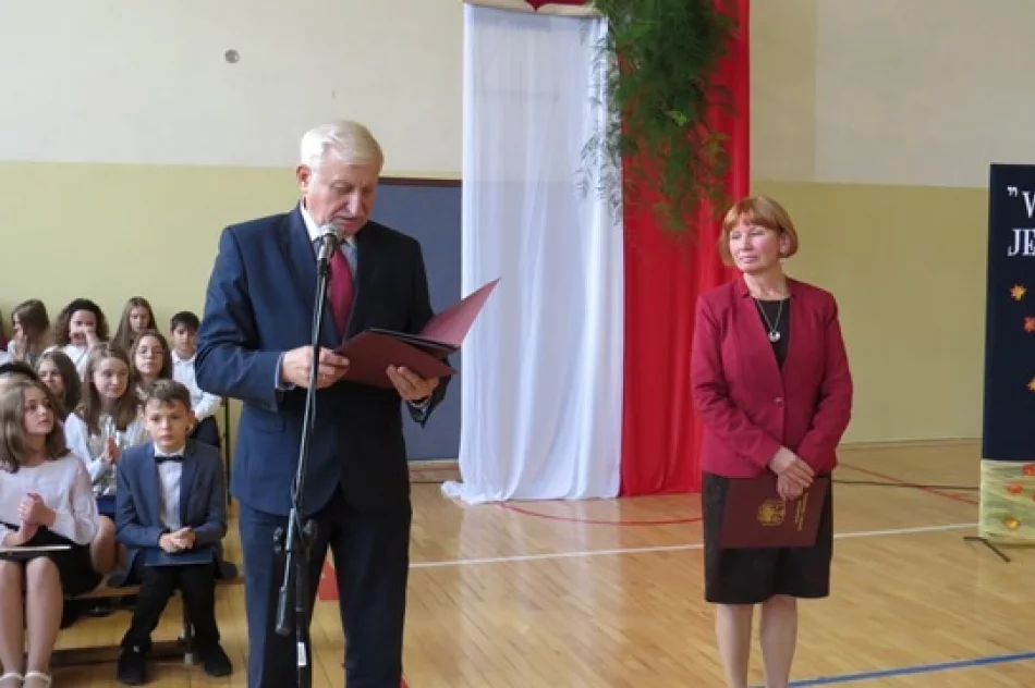 13 października Dzień Edukacji Narodowej świętowano w ZSP nr 1, SP nr 2 oraz SP nr 3 - zdjęcie 7