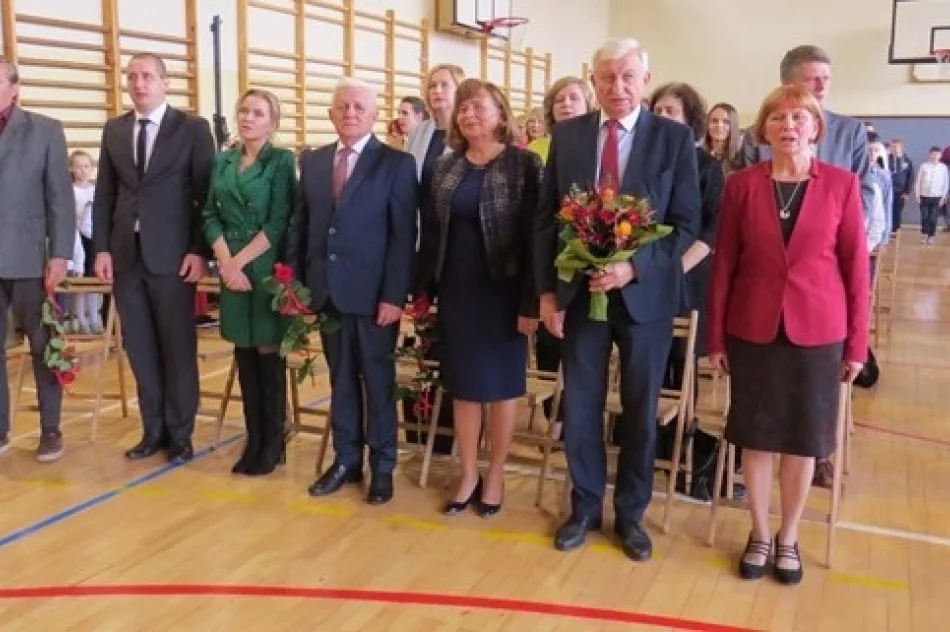 13 października Dzień Edukacji Narodowej świętowano w ZSP nr 1, SP nr 2 oraz SP nr 3 - zdjęcie 11