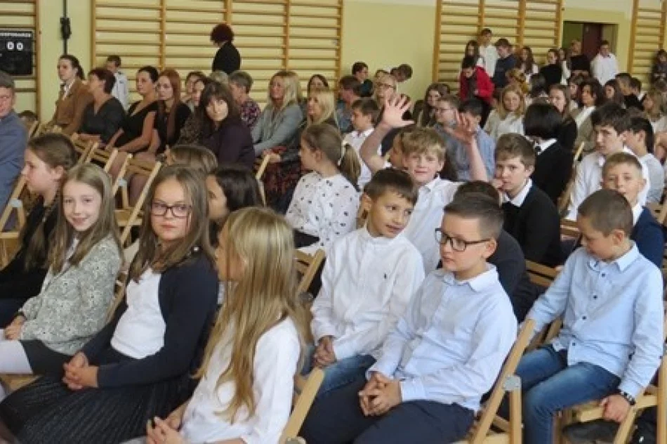 13 października Dzień Edukacji Narodowej świętowano w ZSP nr 1, SP nr 2 oraz SP nr 3 - zdjęcie 12