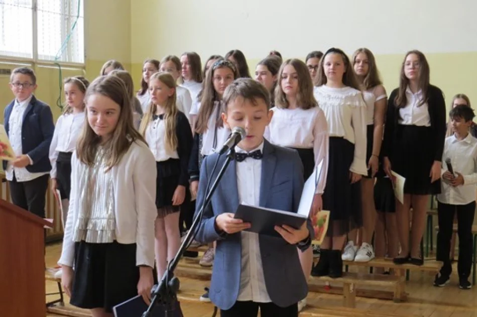 13 października Dzień Edukacji Narodowej świętowano w ZSP nr 1, SP nr 2 oraz SP nr 3 - zdjęcie 15