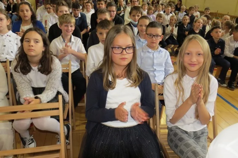 13 października Dzień Edukacji Narodowej świętowano w ZSP nr 1, SP nr 2 oraz SP nr 3 - zdjęcie 17
