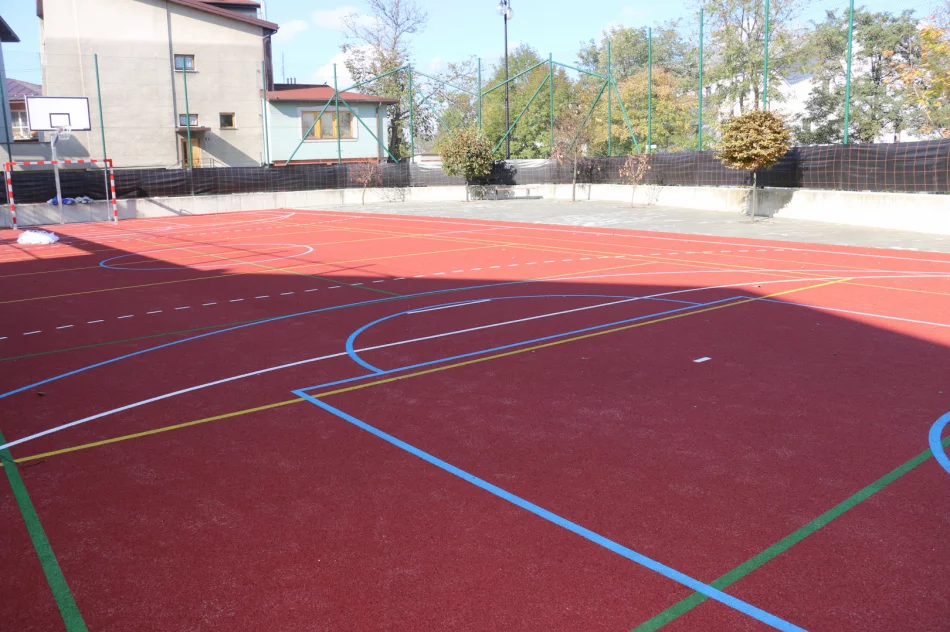 Przy Zespole Szkolno Przedszkolnym nr 1 powstaje nowe boisko - zdjęcie 3