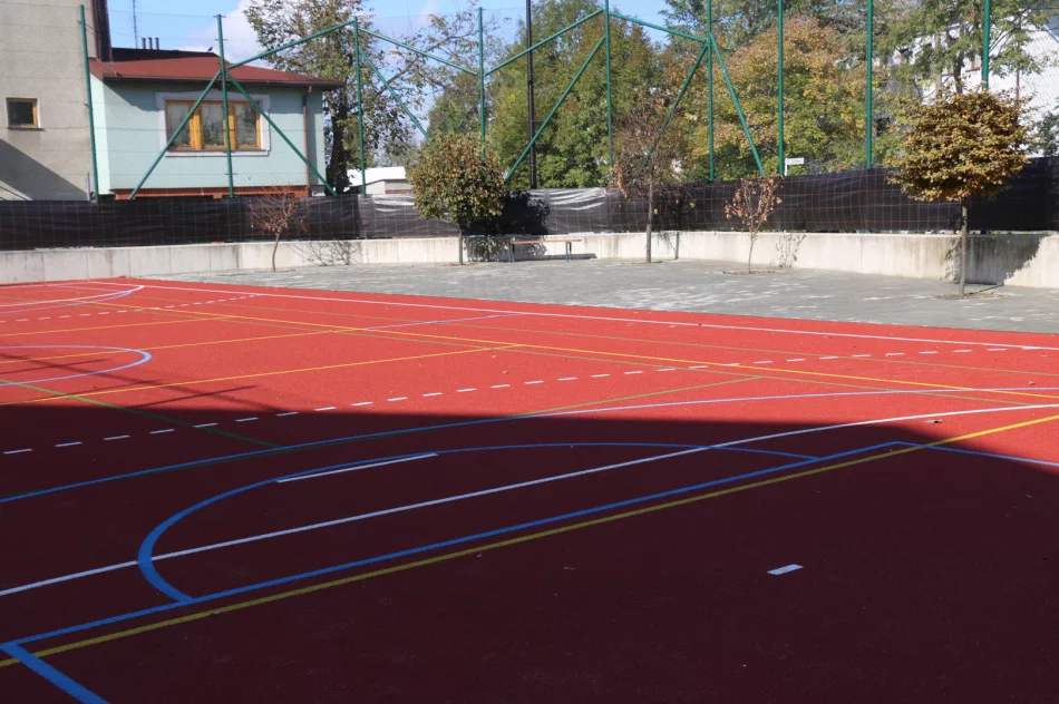 Przy Zespole Szkolno Przedszkolnym nr 1 powstaje nowe boisko - zdjęcie 6