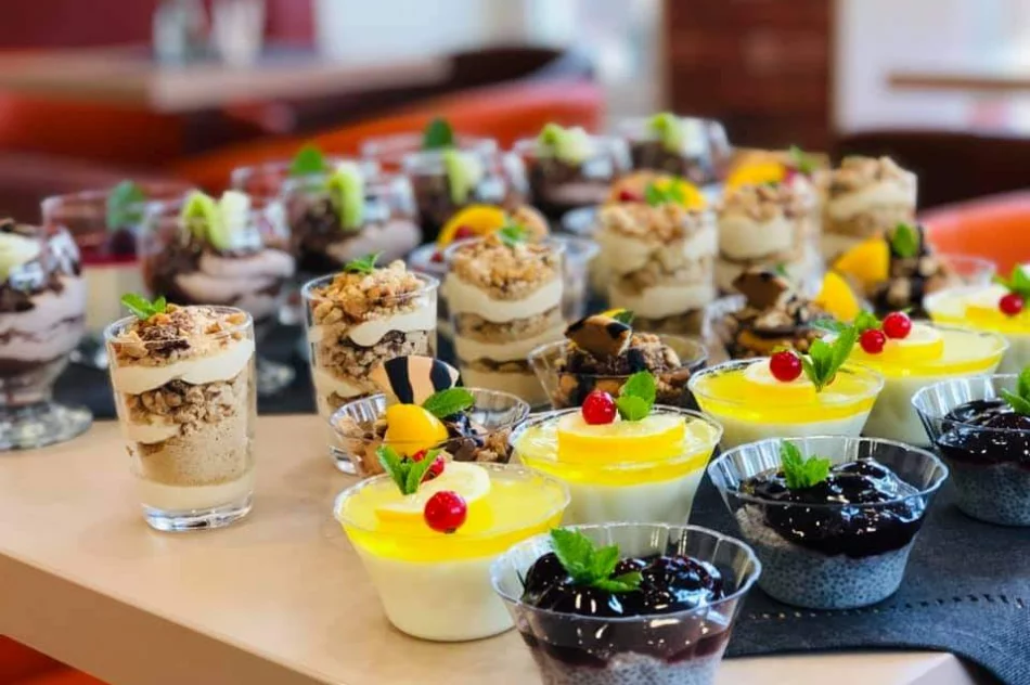 „Monaco Cafe - cocktail bar jak przed laty” - jesienna obniżka cen! - zdjęcie 4