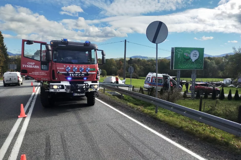 Zderzenie ciężarówki i samochodu, jedna osoba w szpitalu - zdjęcie 3