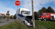 Zderzenie ciężarówki i samochodu, jedna osoba w szpitalu - zdjęcie 4