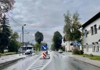 Osobliwe lampy przy przejściach - zdjęcie główne