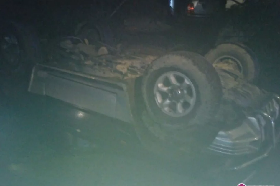 Dachowanie i ucieczka kierowcy - zdjęcie 2