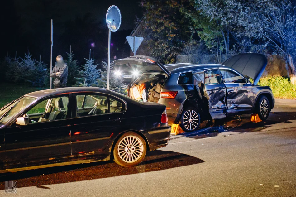 Groźnie wyglądające zderzenie dwóch pojazdów - zdjęcie 2