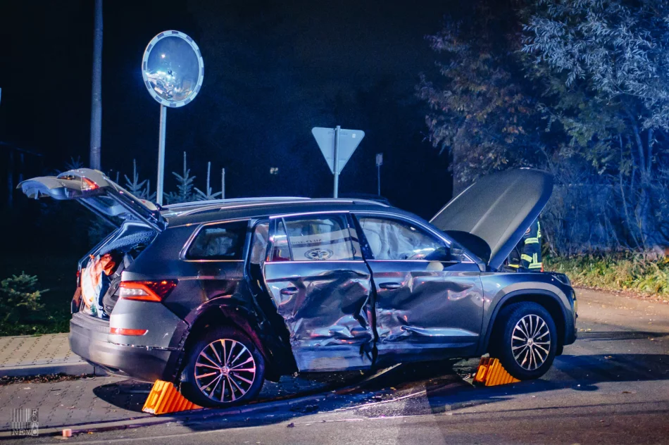 Groźnie wyglądające zderzenie dwóch pojazdów - zdjęcie 5