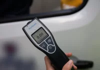 Miał 1,6 promila i sądowy zakaz. Jechał "po piwo", zatrzymał go policjant przed służbą - zdjęcie główne