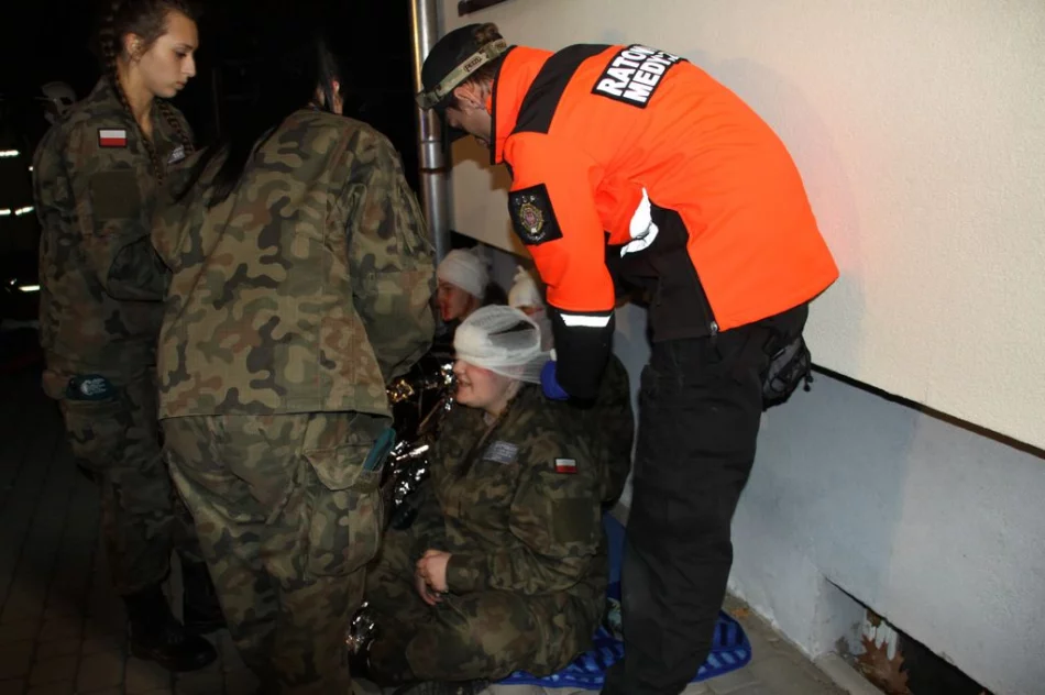 Wybuch i pożar w budynku szkolnego internatu - zdjęcie 7