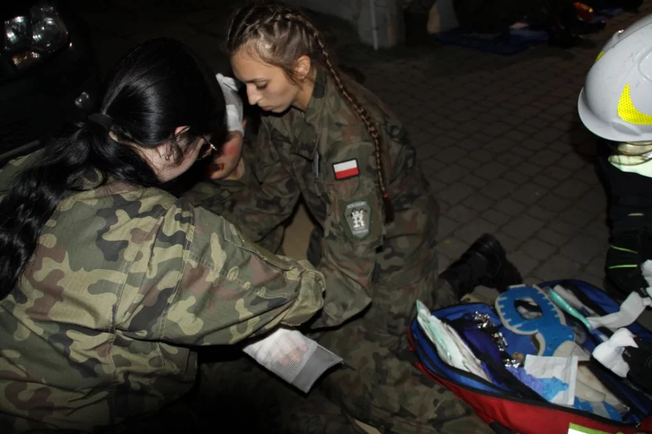 Wybuch i pożar w budynku szkolnego internatu - zdjęcie 8