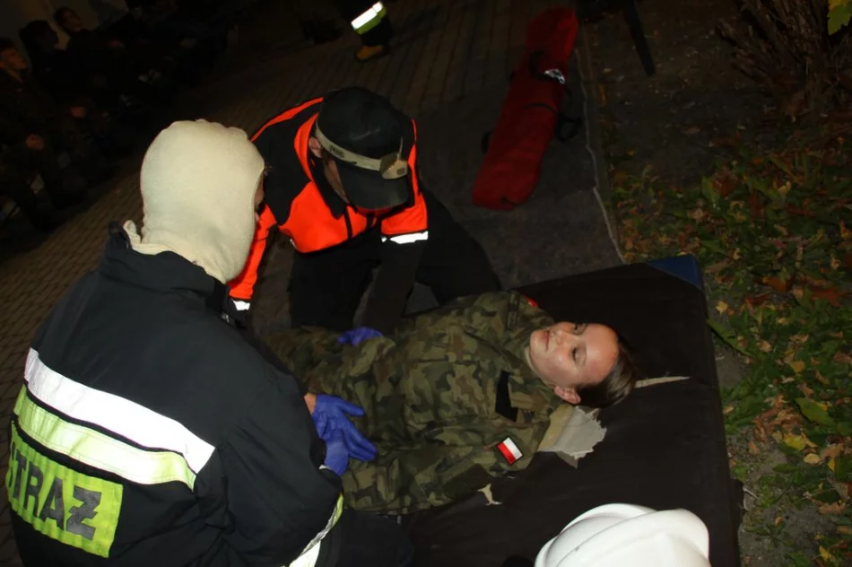 Wybuch i pożar w budynku szkolnego internatu - zdjęcie 12