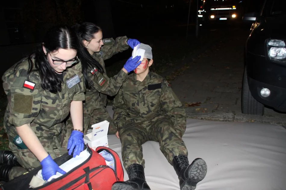 Wybuch i pożar w budynku szkolnego internatu - zdjęcie 14