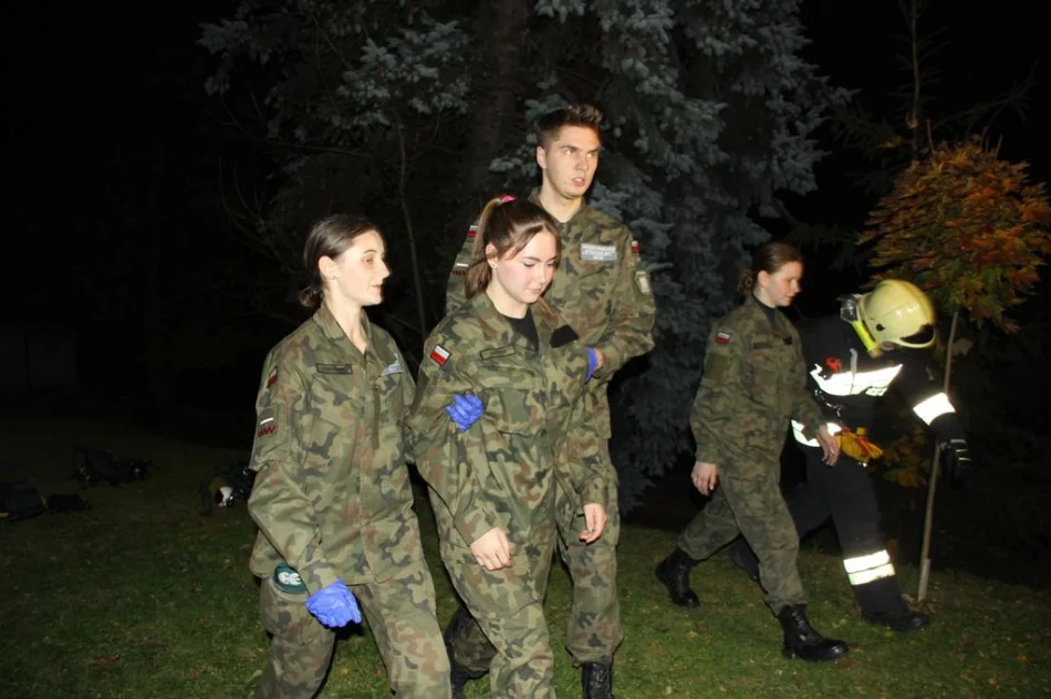 Wybuch i pożar w budynku szkolnego internatu - zdjęcie 16